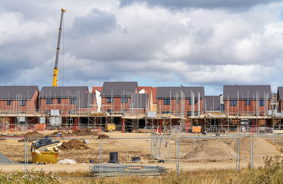 Newly,Built,Homes,In,A,Residential,Estate,In,England.